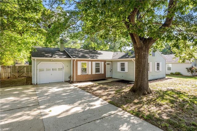 11 Newgate Village RD, Hampton, VA 23666