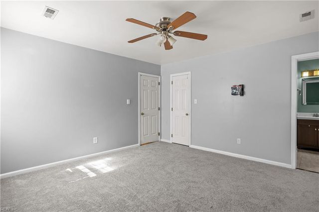 11 Newgate Village RD, Hampton, VA 23666