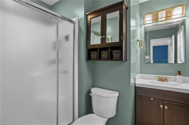 11 Newgate Village RD, Hampton, VA 23666