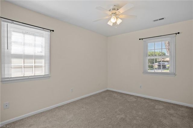 11 Newgate Village RD, Hampton, VA 23666