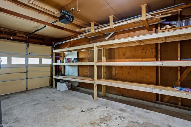 11 Newgate Village RD, Hampton, VA 23666