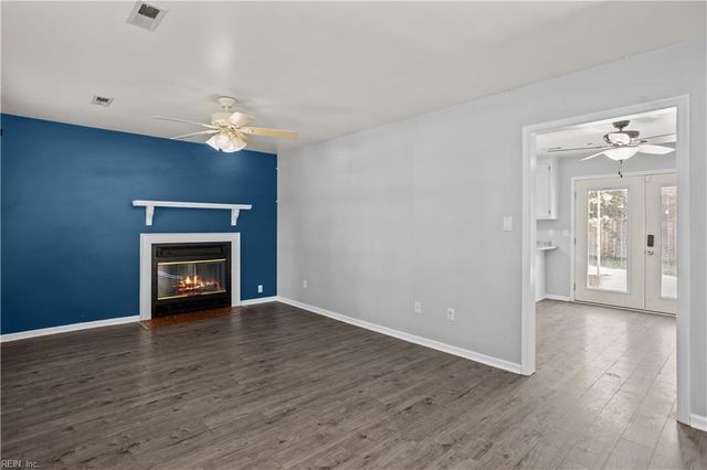 11 Newgate Village RD, Hampton, VA 23666