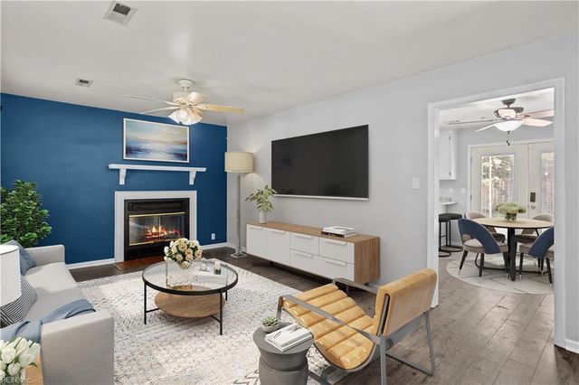 11 Newgate Village RD, Hampton, VA 23666