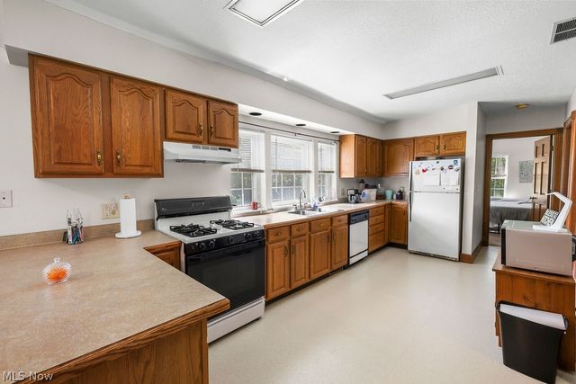 541 E Main Street, Ravenna, OH 44266