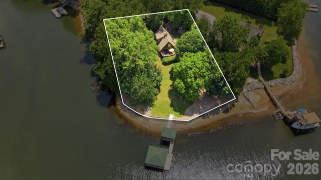 131 Pentland Court, Mooresville, NC 28117