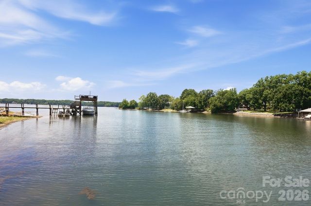 131 Pentland Court, Mooresville, NC 28117