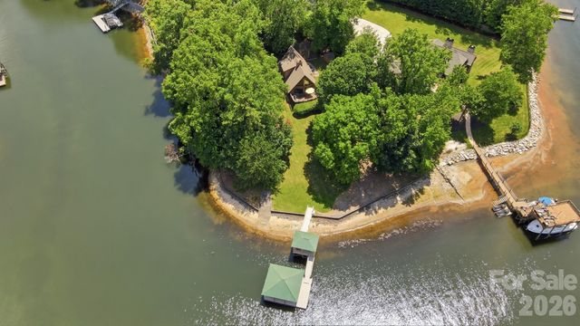 131 Pentland Court, Mooresville, NC 28117