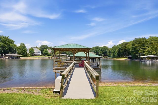 131 Pentland Court, Mooresville, NC 28117