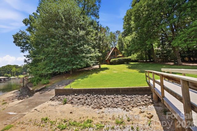 131 Pentland Court, Mooresville, NC 28117