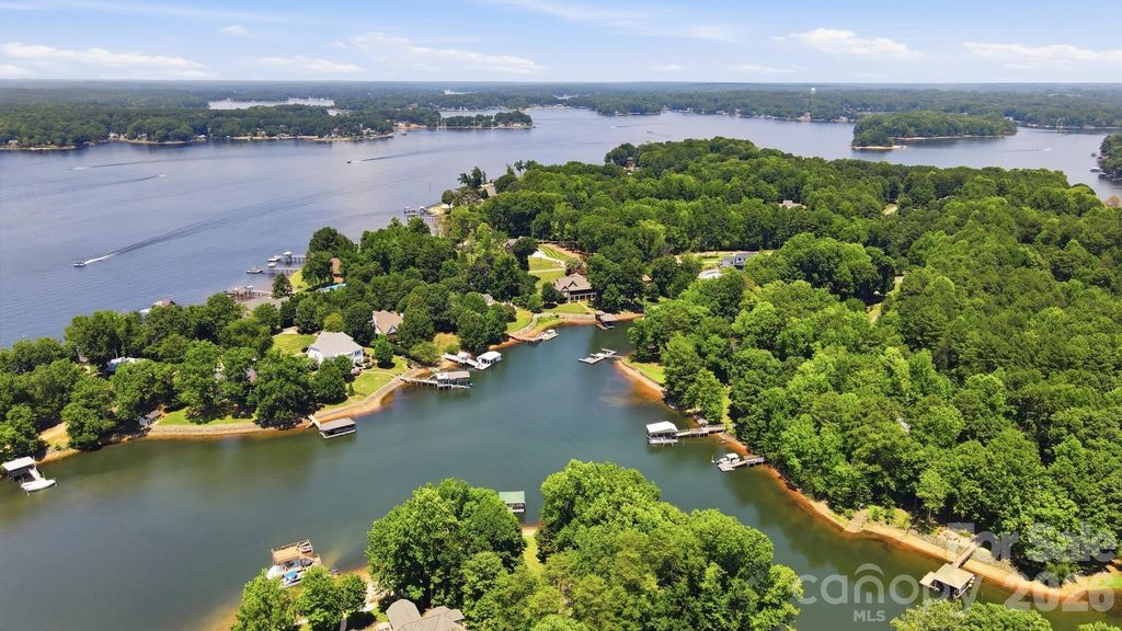 131 Pentland Court, Mooresville, NC 28117