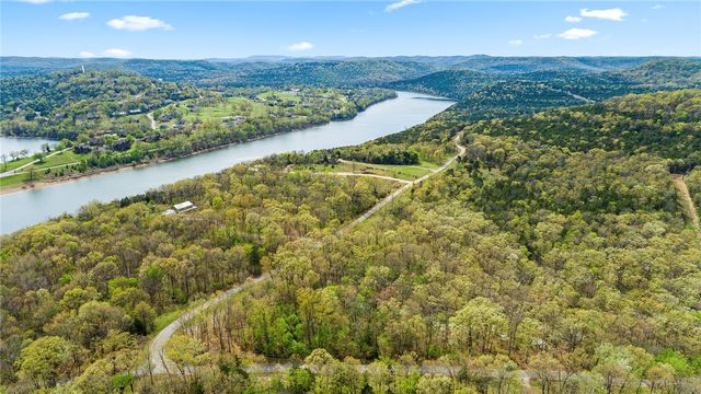 Lot 45 Oaks Landing Drive, Eureka Springs, AR 72631