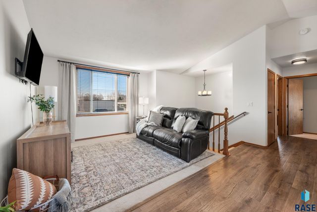 6412 W 67th St Street, Sioux Falls, SD 57106