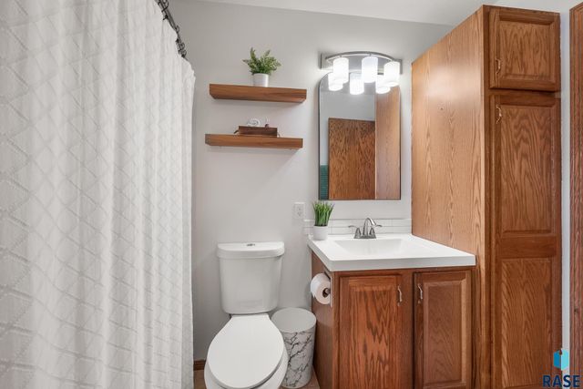 6412 W 67th St Street, Sioux Falls, SD 57106