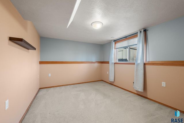 6412 W 67th St Street, Sioux Falls, SD 57106