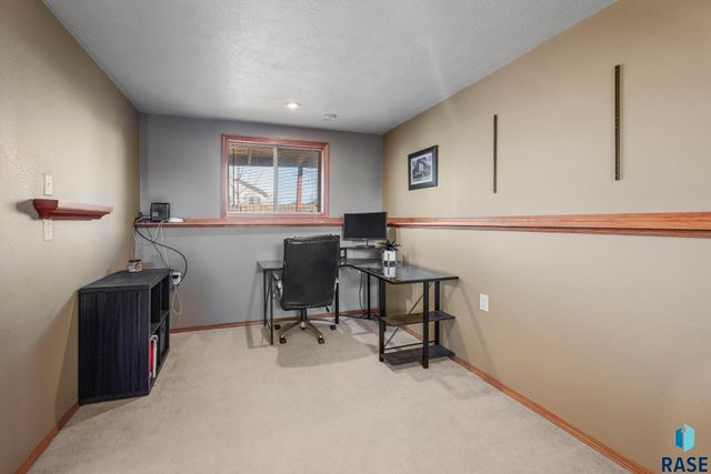 6412 W 67th St Street, Sioux Falls, SD 57106