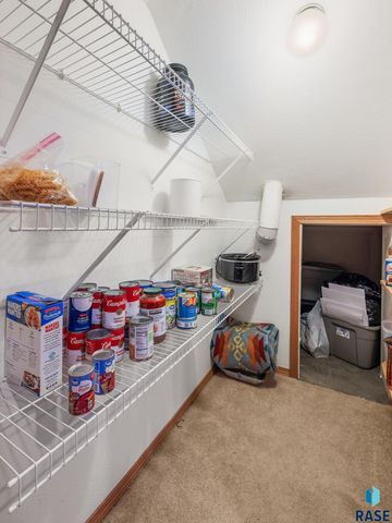 6412 W 67th St Street, Sioux Falls, SD 57106