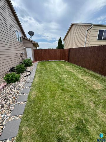 6412 W 67th St Street, Sioux Falls, SD 57106