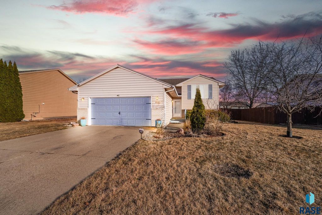 6412 W 67th St Street, Sioux Falls, SD 57106