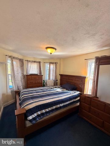 121 W PARK AVE, Hamilton, NJ 08610
