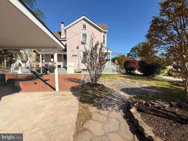121 W PARK AVE, Hamilton, NJ 08610