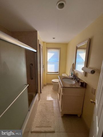 121 W PARK AVE, Hamilton, NJ 08610