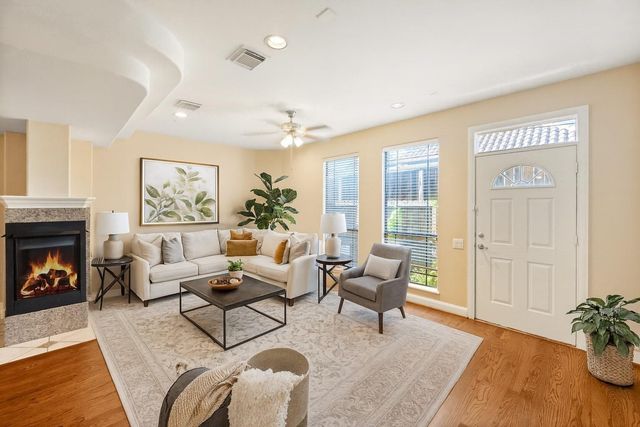 2406 Calumet Street, Houston, TX 77004