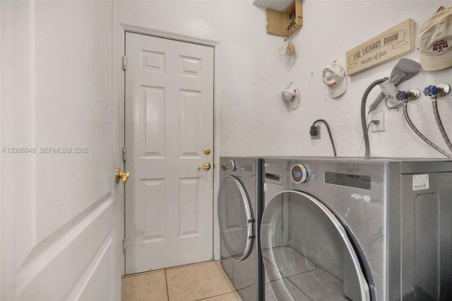 6114 SW 158th Pass, Miami, FL 33193