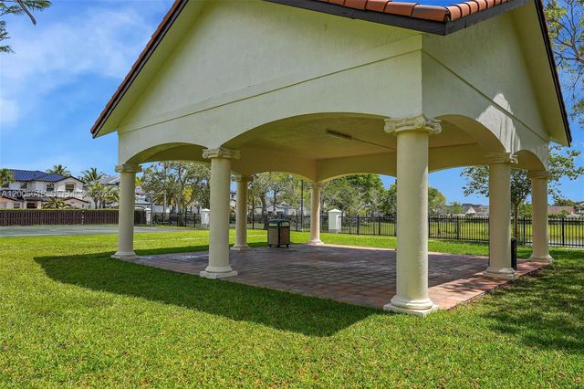 6114 SW 158th Pass, Miami, FL 33193