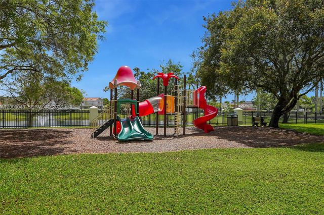 6114 SW 158th Pass, Miami, FL 33193