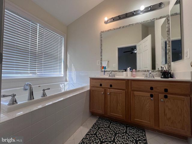 25513 OAK MEDLEY TER, Aldie, VA 20105