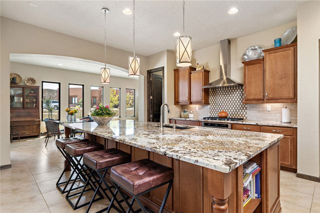 2 Camino Maravilla, Santa Fe, NM 87506