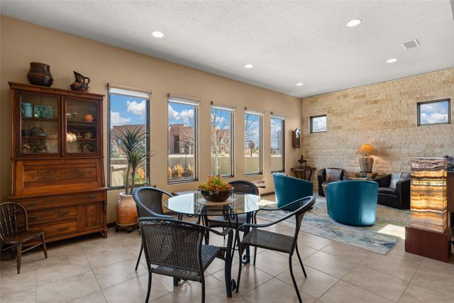 2 Camino Maravilla, Santa Fe, NM 87506