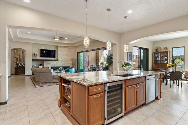 2 Camino Maravilla, Santa Fe, NM 87506