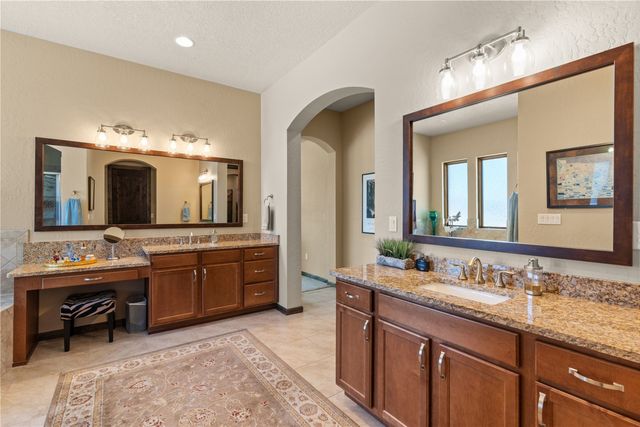 2 Camino Maravilla, Santa Fe, NM 87506