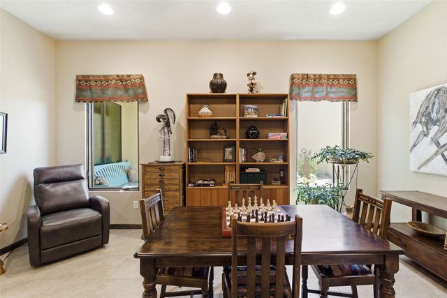 2 Camino Maravilla, Santa Fe, NM 87506