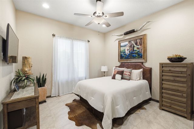 2 Camino Maravilla, Santa Fe, NM 87506