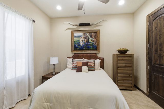 2 Camino Maravilla, Santa Fe, NM 87506