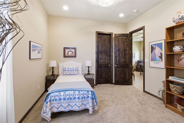 2 Camino Maravilla, Santa Fe, NM 87506
