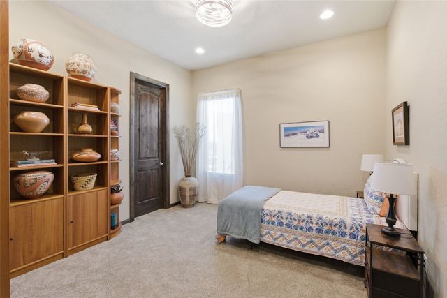 2 Camino Maravilla, Santa Fe, NM 87506