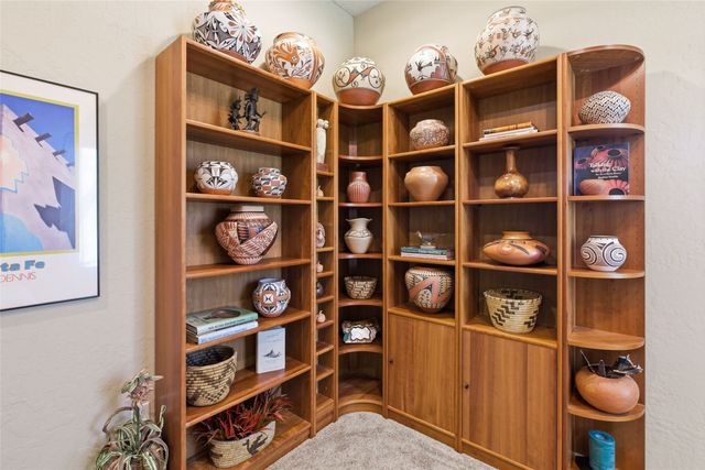 2 Camino Maravilla, Santa Fe, NM 87506