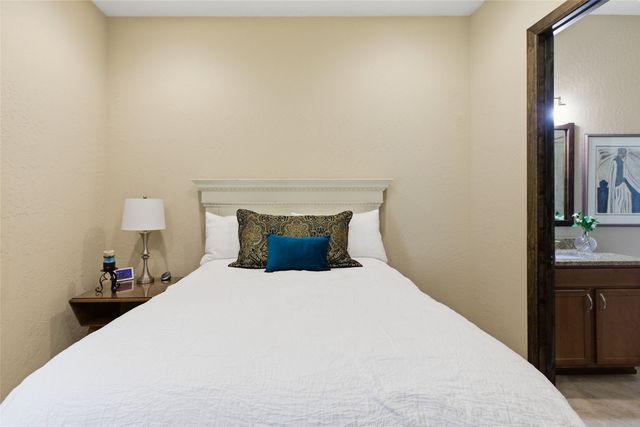 2 Camino Maravilla, Santa Fe, NM 87506