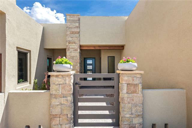 2 Camino Maravilla, Santa Fe, NM 87506
