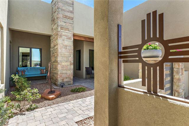 2 Camino Maravilla, Santa Fe, NM 87506
