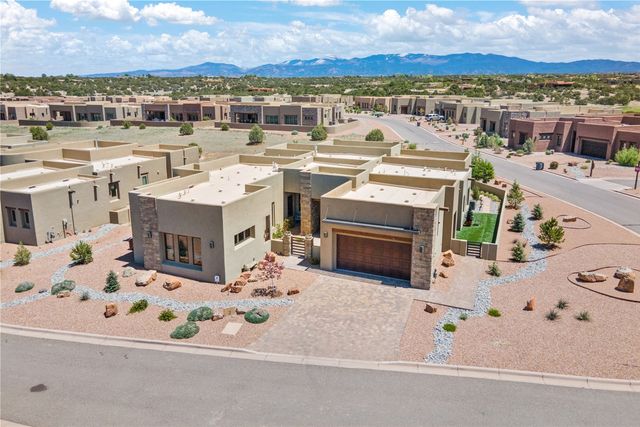 2 Camino Maravilla, Santa Fe, NM 87506
