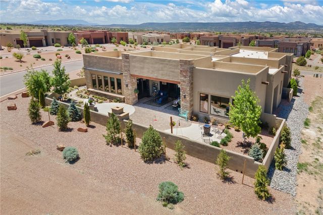 2 Camino Maravilla, Santa Fe, NM 87506