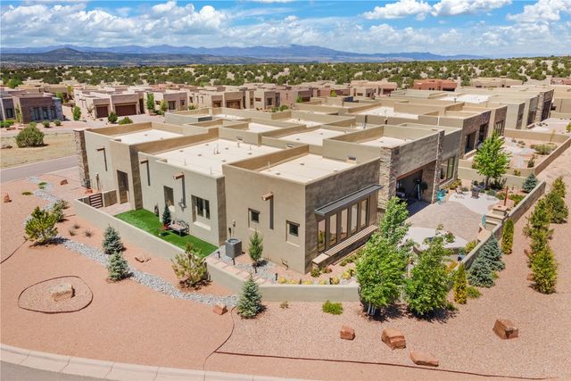 2 Camino Maravilla, Santa Fe, NM 87506