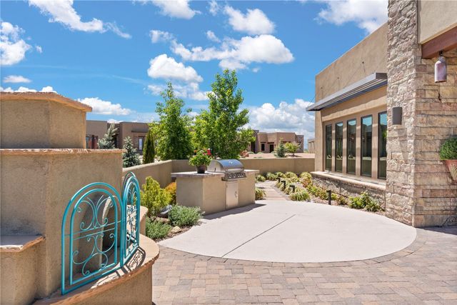2 Camino Maravilla, Santa Fe, NM 87506