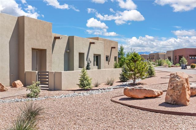 2 Camino Maravilla, Santa Fe, NM 87506