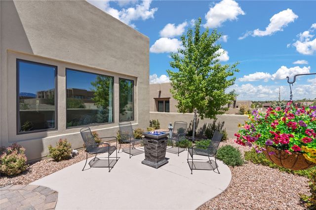 2 Camino Maravilla, Santa Fe, NM 87506