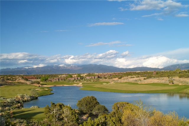 2 Camino Maravilla, Santa Fe, NM 87506
